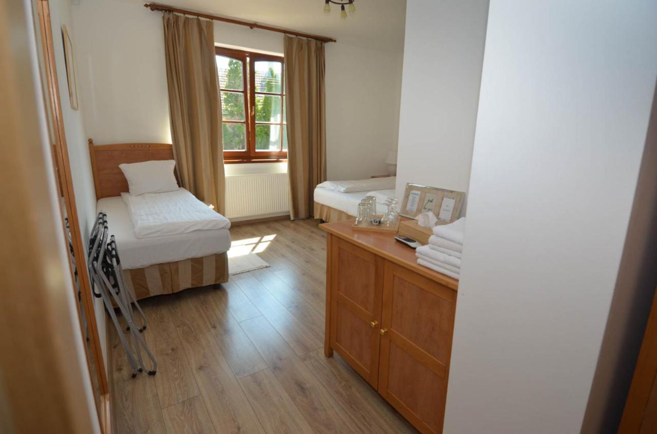 Buzas Pince Vendeghaz Hotel Ecséd Екстериор снимка