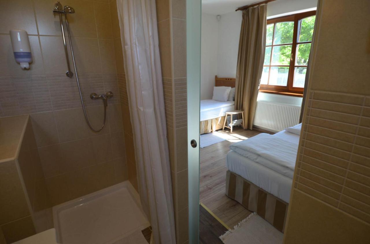 Buzas Pince Vendeghaz Hotel Ecséd Екстериор снимка