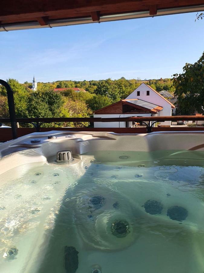 Buzas Pince Vendeghaz Hotel Ecséd Екстериор снимка