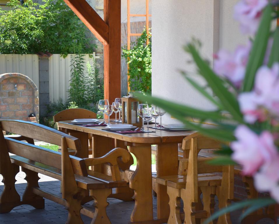 Buzas Pince Vendeghaz Hotel Ecséd Екстериор снимка