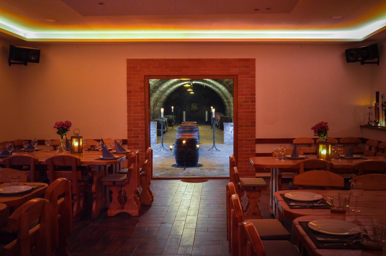 Buzas Pince Vendeghaz Hotel Ecséd Екстериор снимка