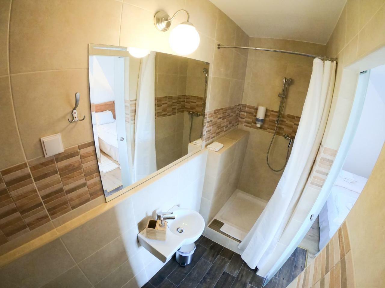 Buzas Pince Vendeghaz Hotel Ecséd Екстериор снимка