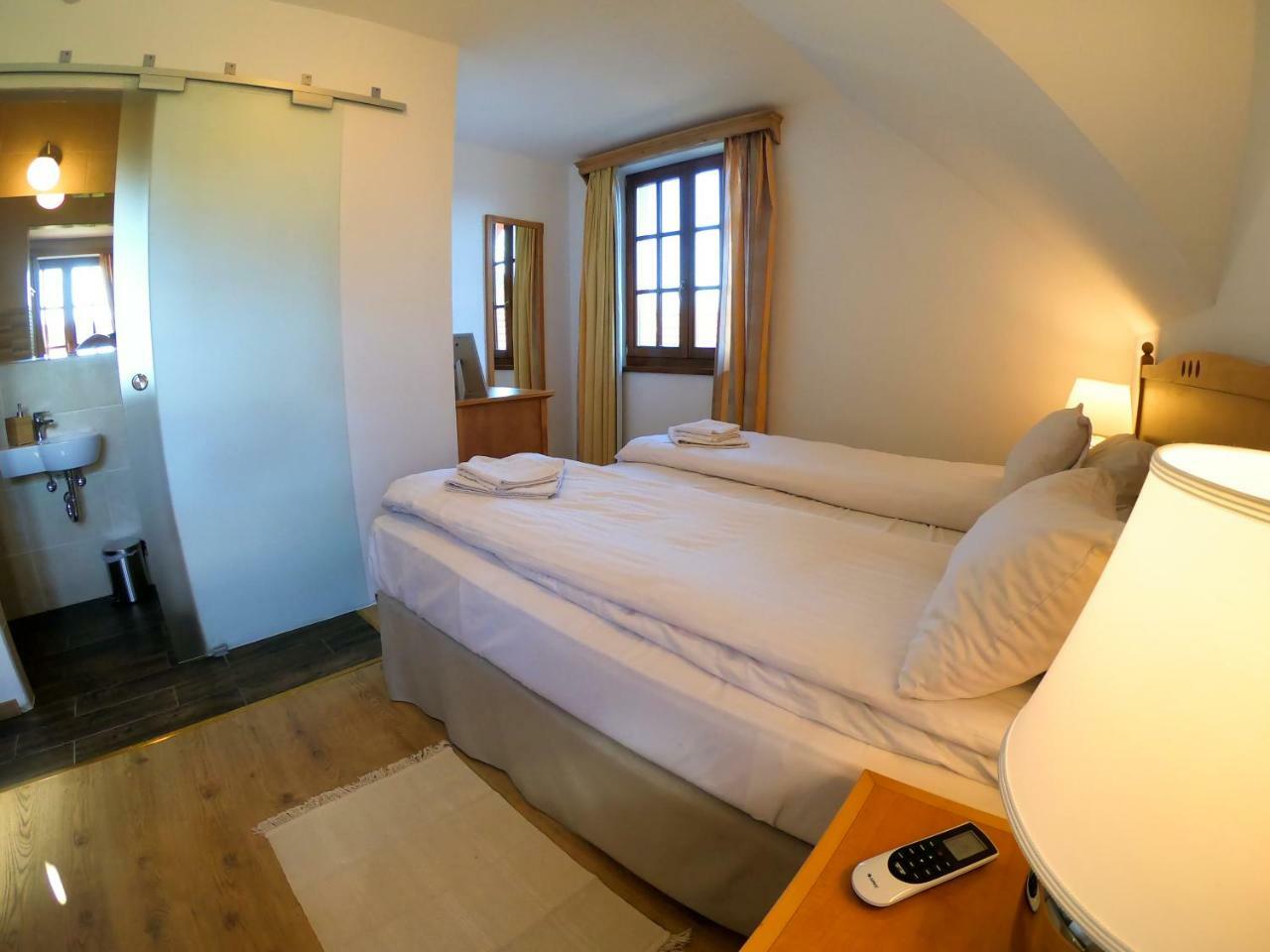 Buzas Pince Vendeghaz Hotel Ecséd Екстериор снимка