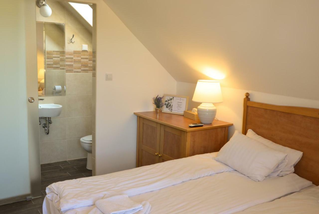 Buzas Pince Vendeghaz Hotel Ecséd Екстериор снимка