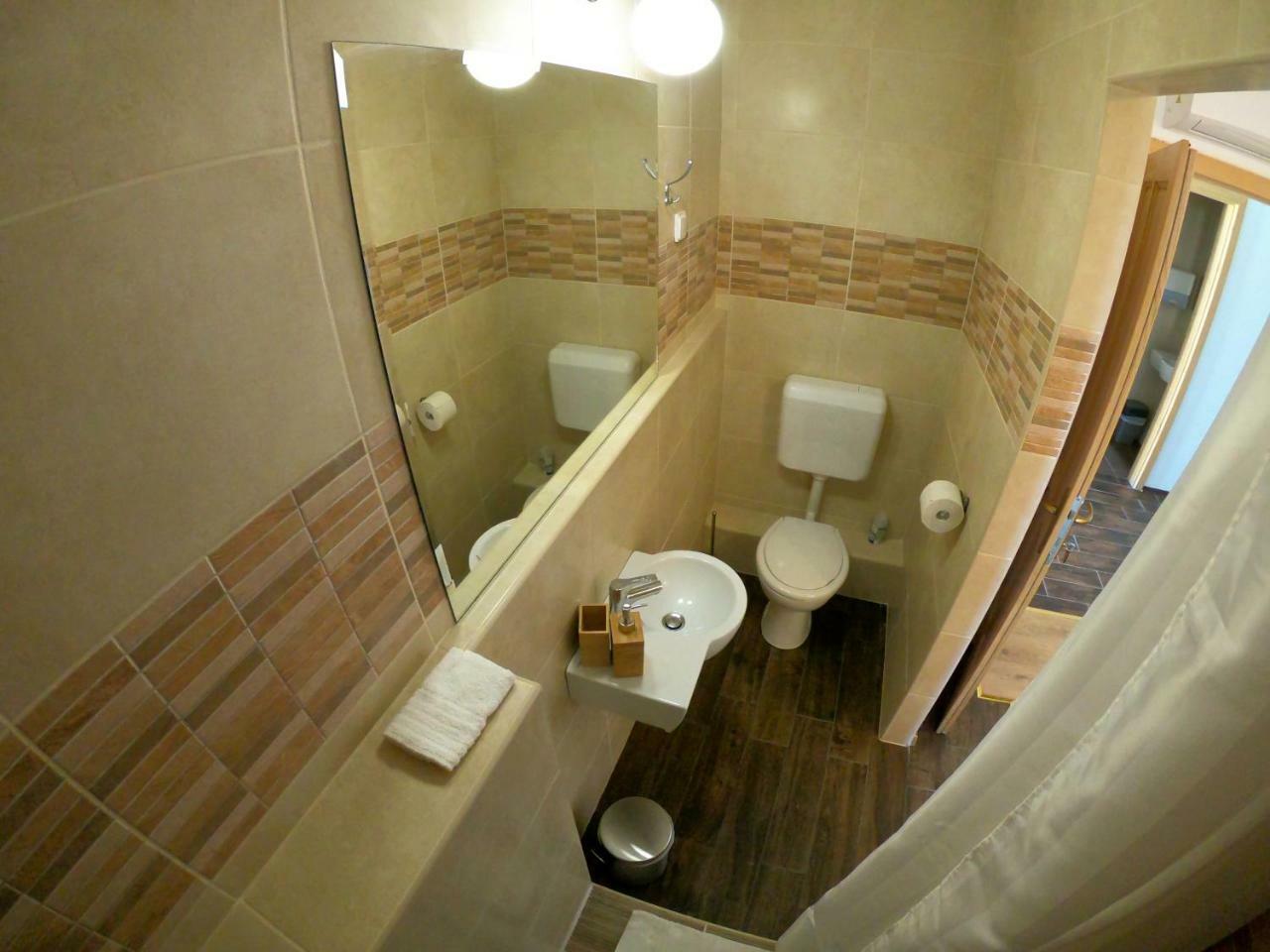 Buzas Pince Vendeghaz Hotel Ecséd Екстериор снимка