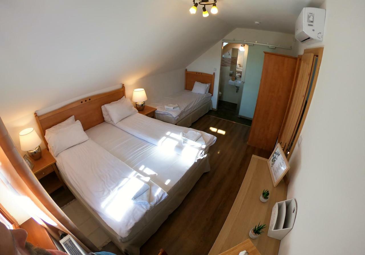 Buzas Pince Vendeghaz Hotel Ecséd Екстериор снимка