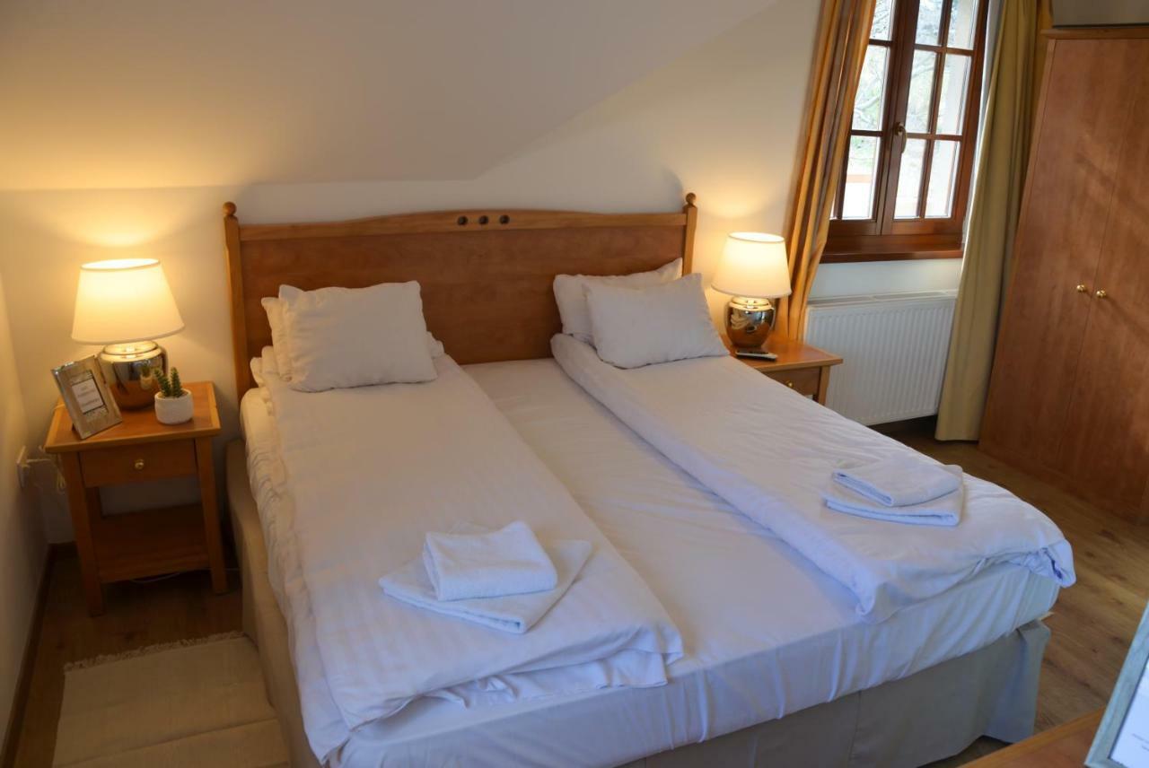 Buzas Pince Vendeghaz Hotel Ecséd Екстериор снимка